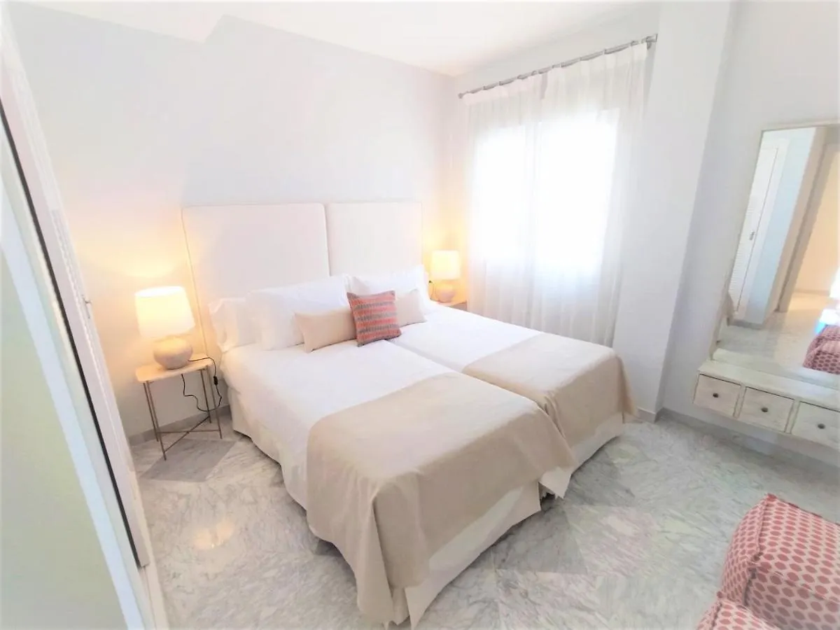 Las Gaviotas Apartment 3 Bedrooms Puerto Banus-Marbella Spain